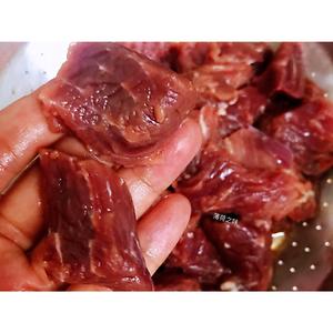 鲜冬菇炒牛里脊肉【适合挑食的宝宝】的做法 步骤1