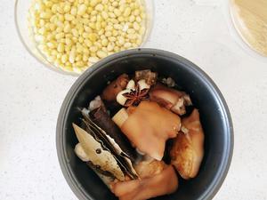 电饭锅黄豆炖猪蹄的做法 步骤3