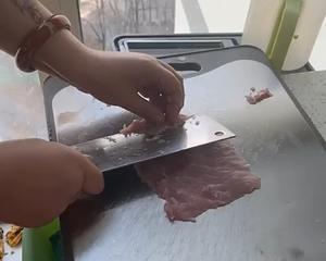 水煮肉片的做法 步骤1