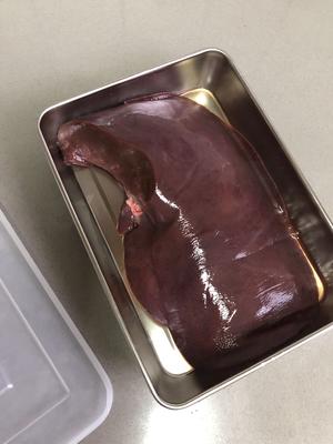86岁奶奶教的盐水猪肝的做法 步骤1