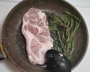 啤酒豆子炖菜搭香煎猪扒和米饭的做法 步骤10