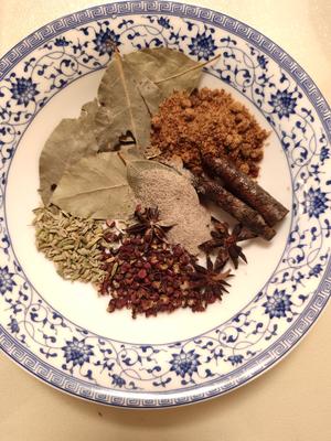 卤肥肠、卤猪肚的做法 步骤12
