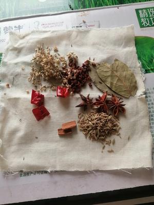 自制肉皮冻咸香口味的做法 步骤7