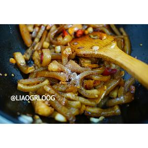 梅汁红烧肉皮的做法 步骤9
