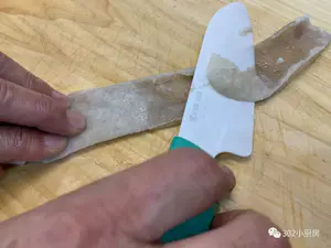【0023】水晶肉皮冻 <;302小厨房>;的做法 步骤8