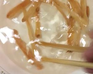沙虫瑶柱瘦肉冬瓜汤的做法 步骤6