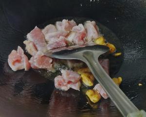 瘦肉炒菜心仔的做法 步骤3