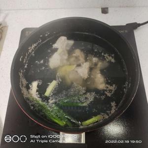 K1 胡萝卜玉米猪骨汤的做法 步骤5