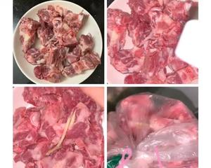 咸猪骨玉米冬瓜砂锅汤的做法 步骤2