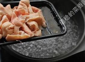 干锅肥肠的做法 步骤3