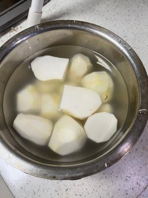 肥肠芋儿鸡的做法 步骤4
