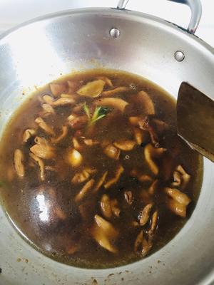 青菜烧肥肠的做法 步骤10