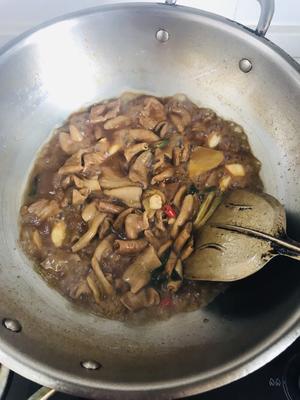 青菜烧肥肠的做法 步骤12