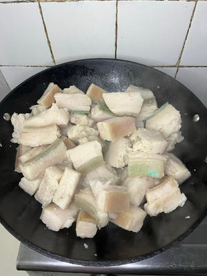 洁白的猪油+酥脆的油渣的做法 步骤1
