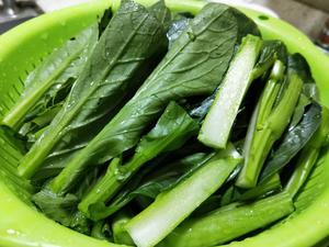 猪油渣炒菜心的做法 步骤1