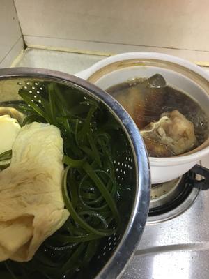 福气顺顺包（卤水猪耳豆腐煲）的做法 步骤6