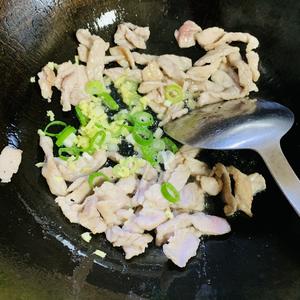 扁豆炒肉丝（猪耳朵扁豆版）的做法 步骤4