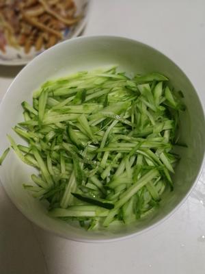 美味凉拌猪耳朵的做法 步骤2