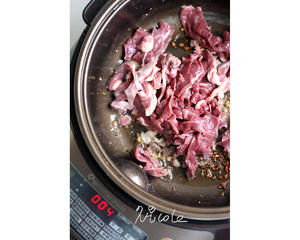 酸菜肉片炒猪心（伊莱特炒菜机器人）的做法 步骤5