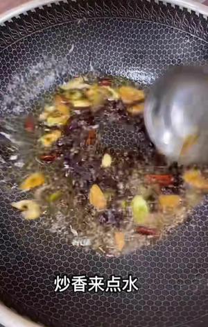 韭菜炒猪血的做法 步骤7