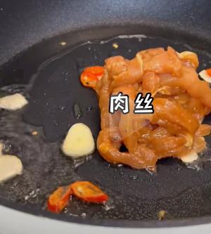 青椒肉丝面，尖椒肉丝打卤面绿豆沙牛乳青椒肉沫打卤面西红柿鸡蛋 豆角肉沫打卤面茄丁打卤面肉丝面的做法 步骤7