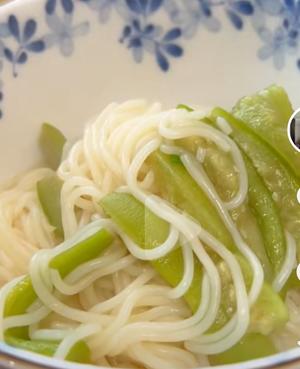 肉沫汤粉米粉香酥小油条 牛肉香菇米线土豆饼的做法 步骤12