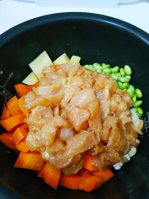 鸡胸肉焖饭（电饭煲）的做法 步骤5