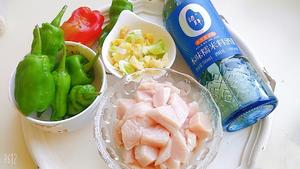 鸡胸肉炒青椒(低脂又美味)的做法 步骤1