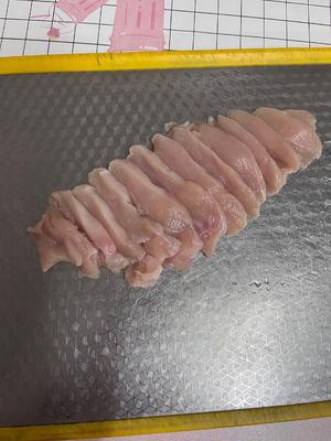 美味捞汁鸡胸肉片的做法 步骤3