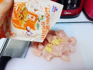 零厨艺快手蒜香口蘑鸡胸的做法 步骤2