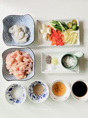 东菱百味佐料机_低脂鸡胸虾仁丸子+蒜蓉辣椒蘸酱的做法 步骤1