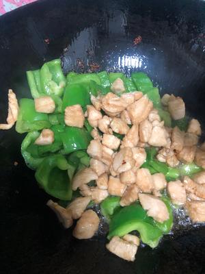 超级下饭 甜椒炒鸡丁 青椒炒鸡丁鸡胸脯的做法 步骤7