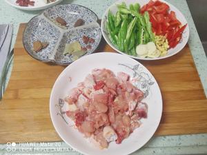 小炒鸡腿肉的做法 步骤2