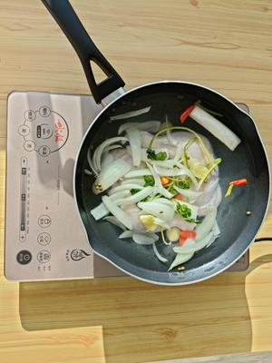 低脂无油藤椒手撕鸡腿的做法 步骤7