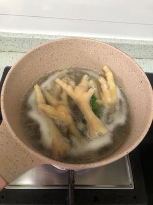 红烧鸡爪的做法 步骤2
