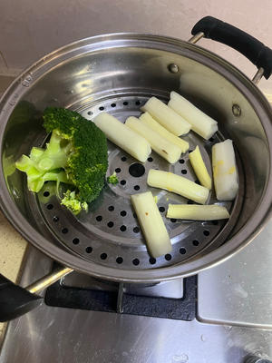 宝宝辅食-山药鸡蛋芝麻饼的做法 步骤2