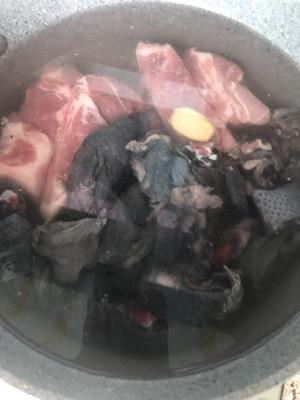 乌鸡排骨汤的做法 步骤2