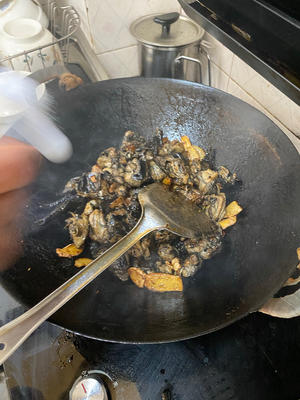 姜爆乌鸡的做法 步骤8