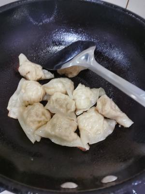 山药鸡肉煎馄饨的做法 步骤10