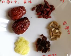 滋补不长胖的花胶虫草花乌鸡汤｜广东靓汤的做法 步骤2
