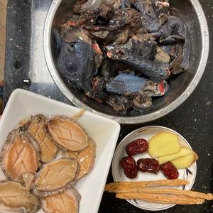 滋补养生鲍鱼乌鸡汤的做法 步骤1