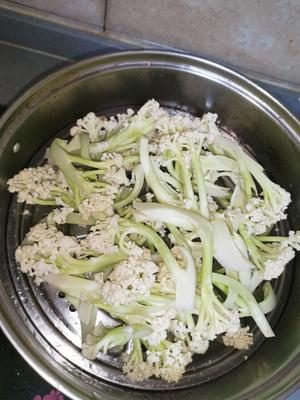 自制狗粮“蔬菜鸡鱼圆子”的做法 步骤1