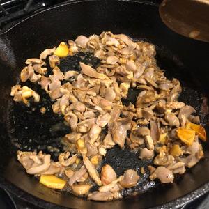 【无糖减脂系列】超下饭的 酸豆角炒鸡胗 送粥绝了的做法 步骤9