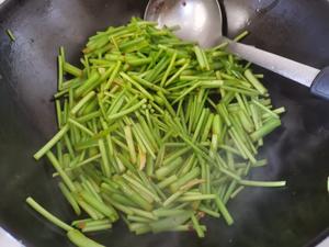 春季限定水芹菜炒牛柳的做法 步骤17