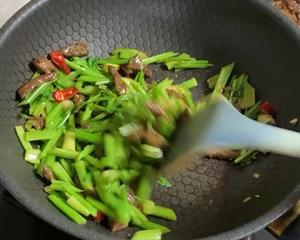 中高考营养配餐-芹菜炒牛柳的做法 步骤14