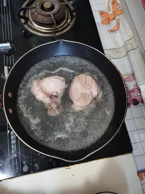 超简单的电饭煲版五香牛腱的做法 步骤2