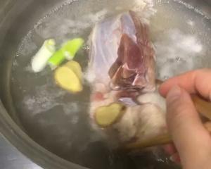 简单版 牛腱子 卤牛肉的做法 步骤2