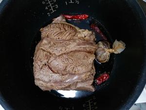 ㊙不放一滴油糖！超入味减脂必备~低脂高蛋白卤牛肉?电饭煲版（减脂餐第44道）牛肉第5种花样做法的做法 步骤12