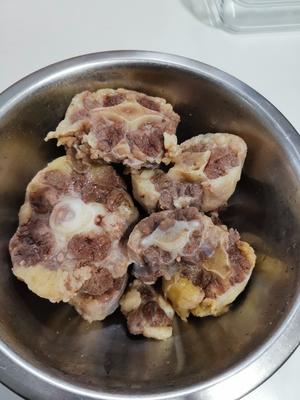 西红柿牛尾汤的做法 步骤2