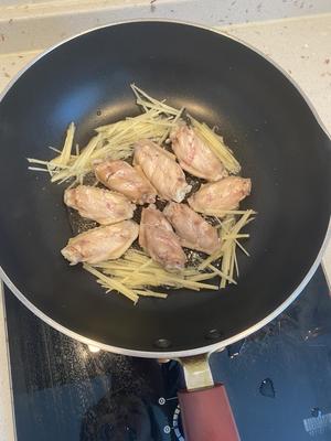 难吃的可乐鸡翅你别试的做法 步骤5